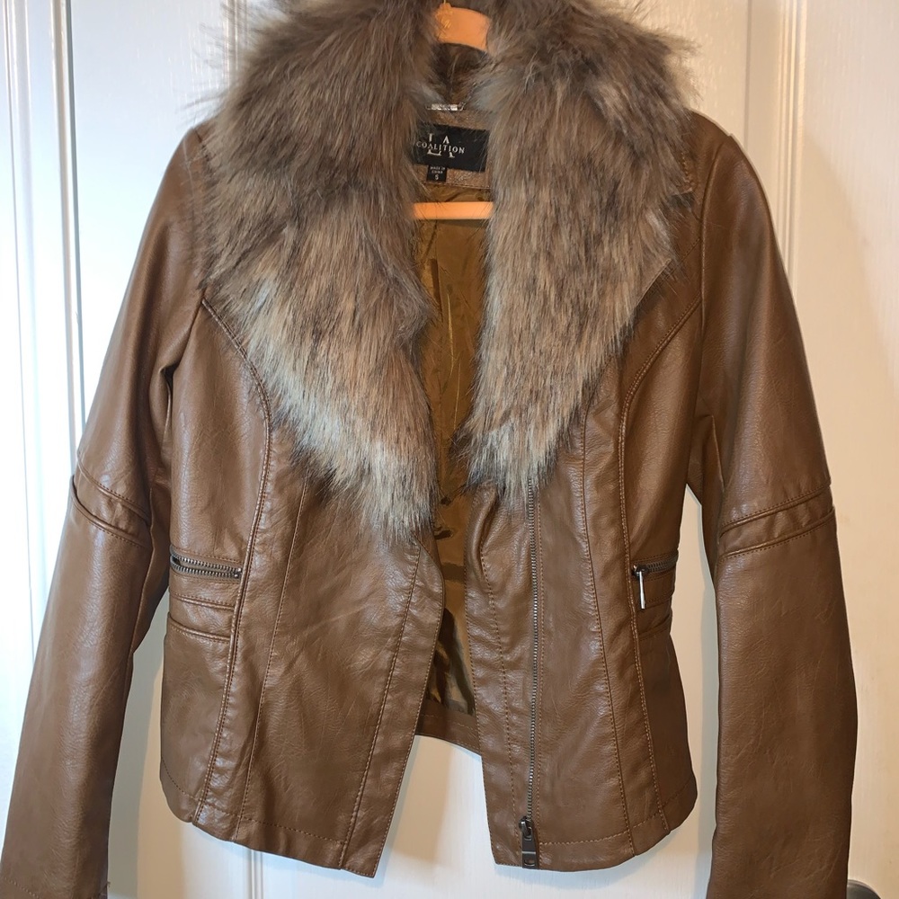 Leather jacket with fur collar.